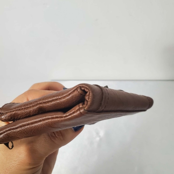 Vintage Roots Brown Soft Leather Wallet - Picture 8 of 11